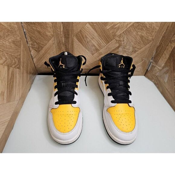 Jordan 1 Mid Women's University Gold Yellow Size 7.5. 623 - Picture 8 of 11